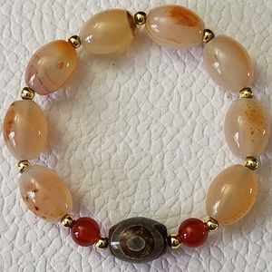 Agate barrel shaped Bead Bracelet with Tenju dzi bead - stretchy